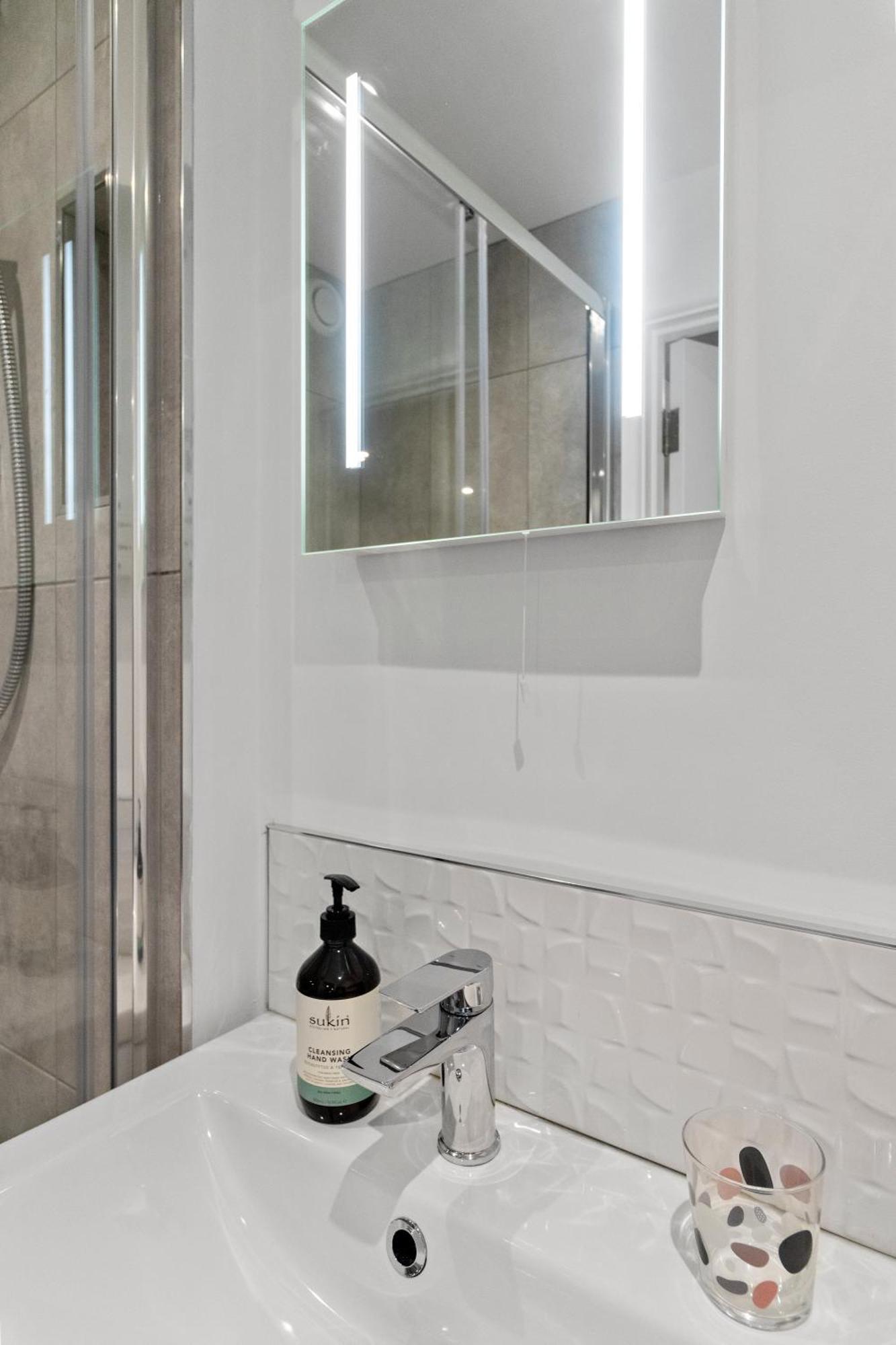 Exeter City Centre Apartments Riley Apartment Bagian luar foto